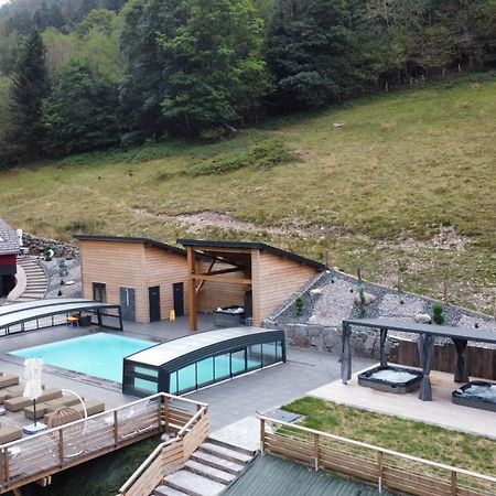 La Ferme De Rochesson, Jacuzzis & Piscine Commune Eksteriør billede