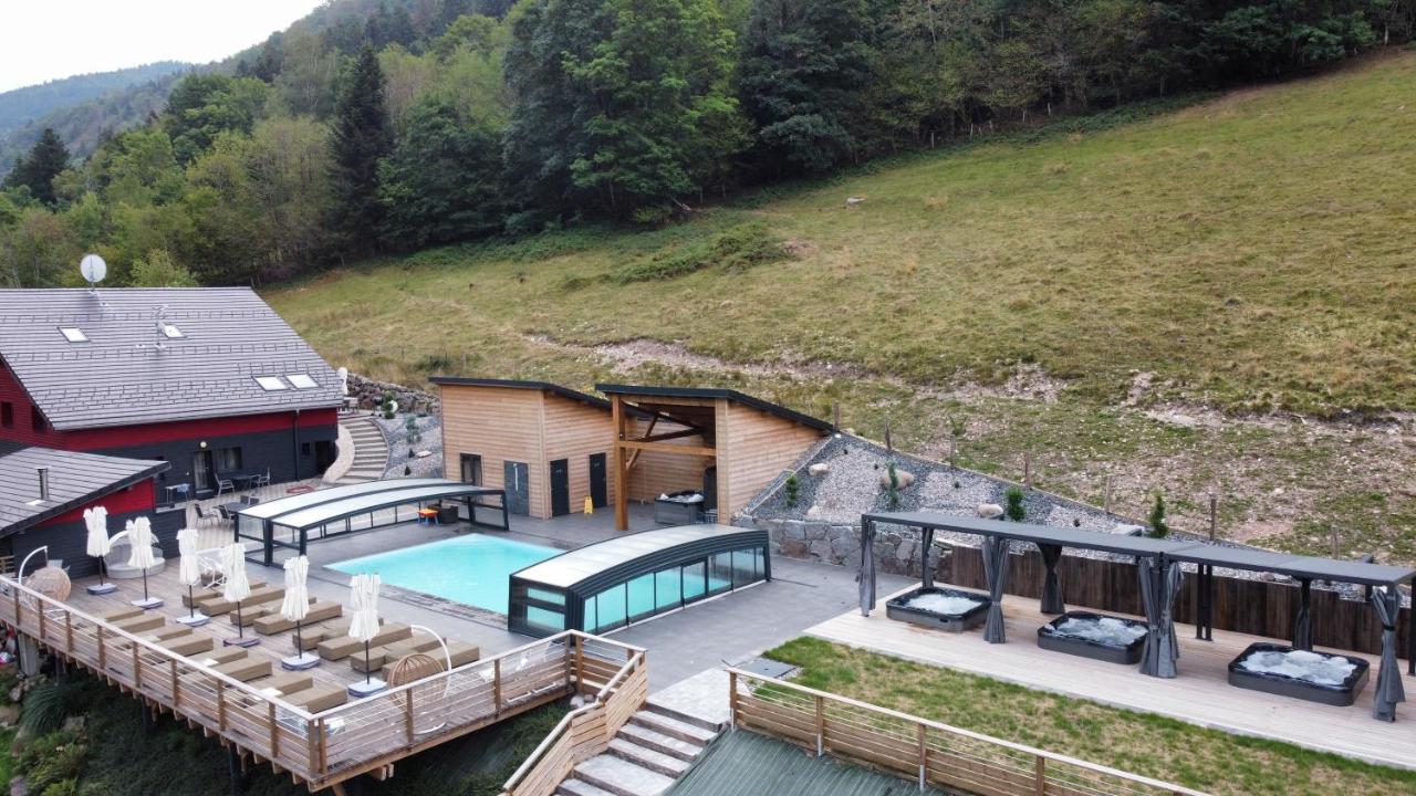 La Ferme De Rochesson, Jacuzzis & Piscine Commune Eksteriør billede