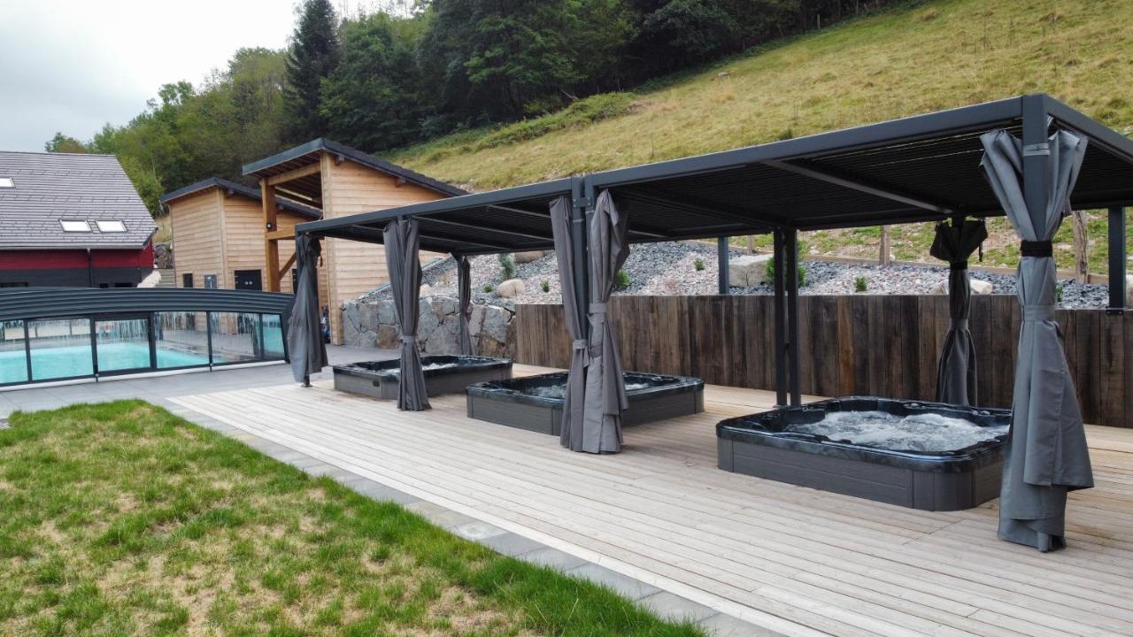 La Ferme De Rochesson, Jacuzzis & Piscine Commune Eksteriør billede