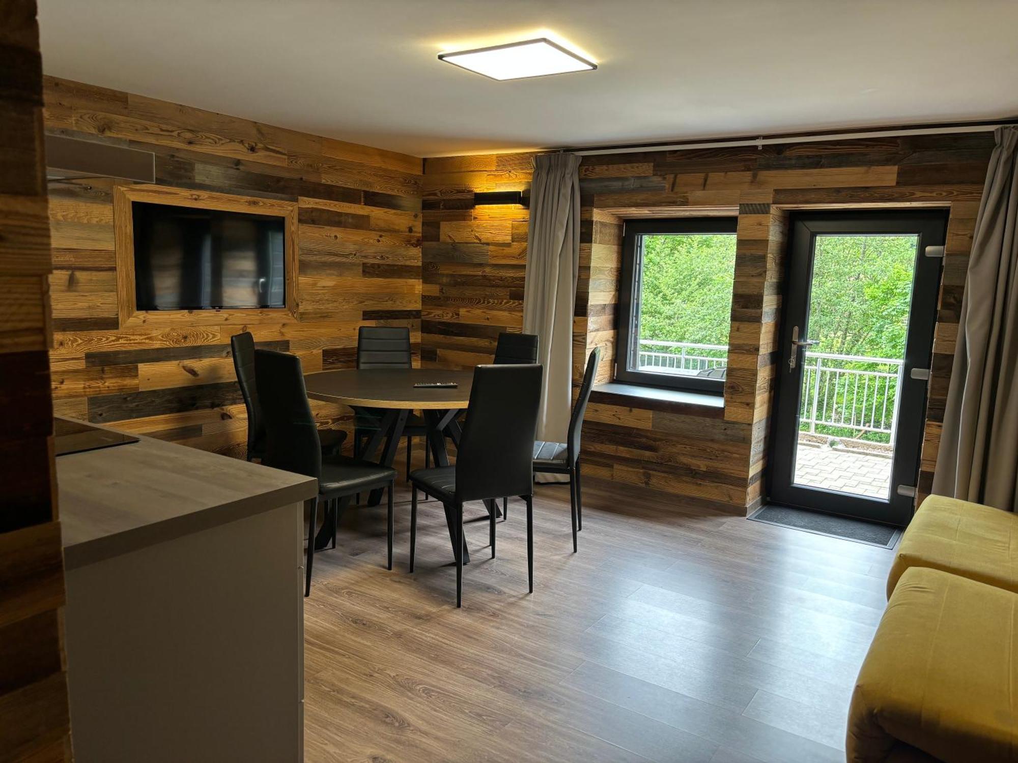 La Ferme De Rochesson, Jacuzzis & Piscine Commune Eksteriør billede
