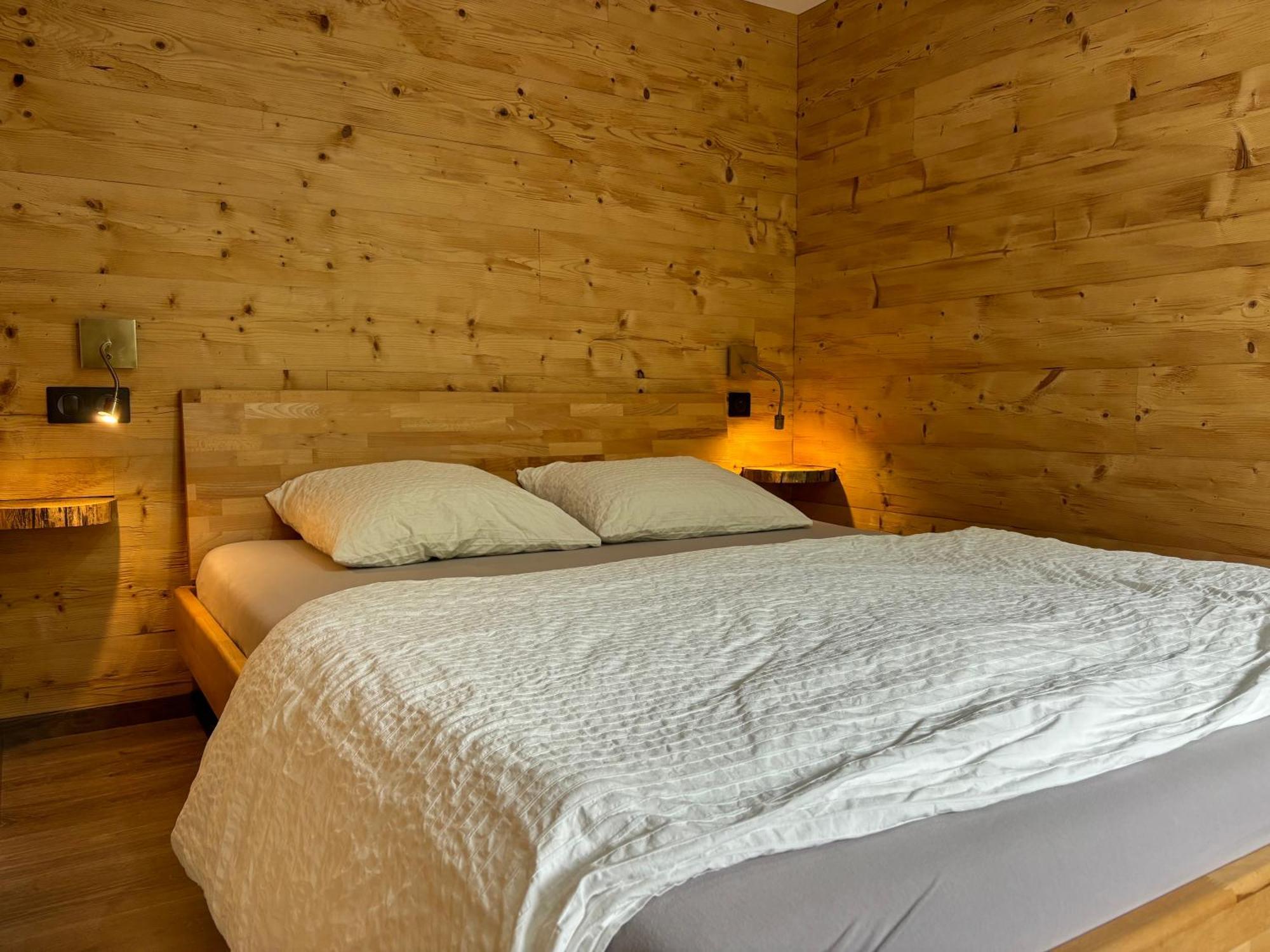 La Ferme De Rochesson, Jacuzzis & Piscine Commune Eksteriør billede